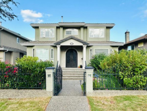 Spacious 5BR 3BA Guest Villa - 10 Min to DT - Pet Friendly, Free Parking